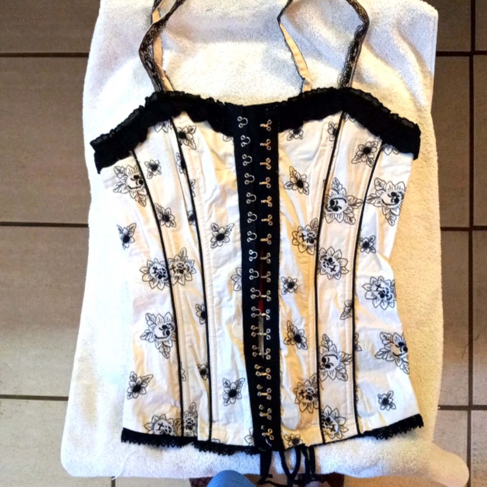 TRIPP NYC NWT SIZE SMALL CREAM AND BLACK COTTON STRETCH CORSET